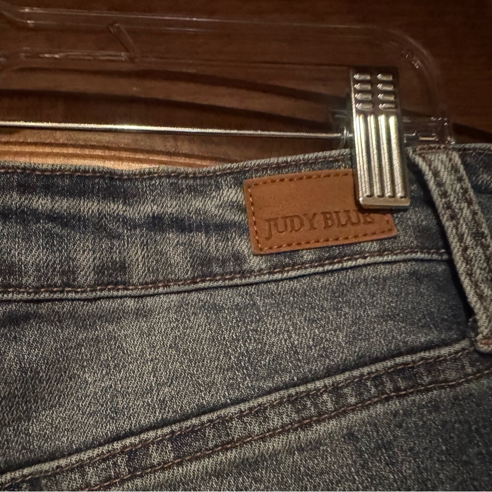 Judy Blue Wide Leg Cropped Denim Jeans Size 13/31 - Picture 3 of 6